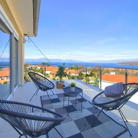 Vanessa Sea View Duplex Penthouse, نجيفيش