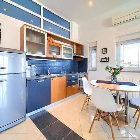 Apartament Luxury Vanessa, Nijvice