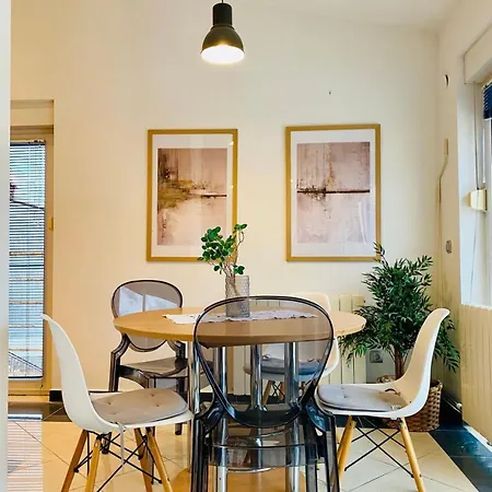 Luxury Vanessa, Apartment