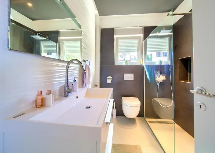 Vanessa Sea View Duplex Penthouse, Njivice *