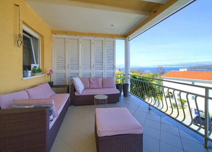 شقة Vanessa Sea View Duplex Penthouse, Njivice