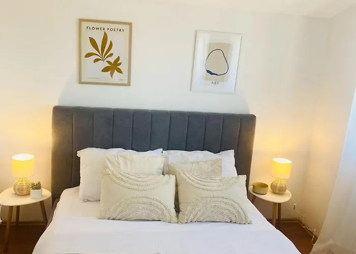 Vanessa Sea View Duplex Penthouse, Njivice شقة *