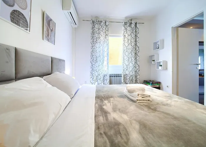 Vanessa Sea View Duplex Penthouse, Njivice * Njivice
