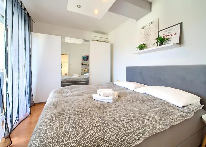 Vanessa Sea View Duplex Penthouse, Njivice * Njivice