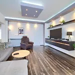 Vanessa Sea View Duplex Penthouse, Apartamento