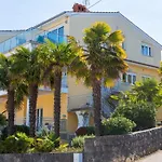 Apartamento Vanessa Sea View Duplex Penthouse, Njivice