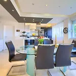 Vanessa Sea View Duplex Penthouse, Apartamento