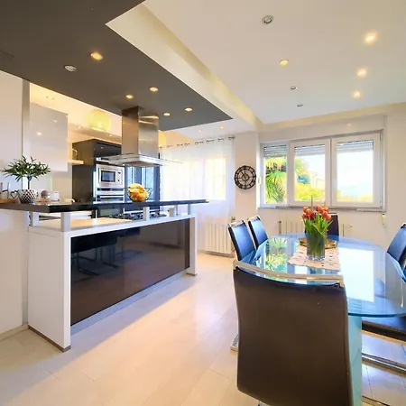 Lägenhet Vanessa Sea View Duplex Penthouse, *